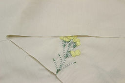 Перкаль Премиум с вышивкой Полевые цветочки цв.св.кремово-бежевый, СОРТ2, ш.1.53м, хл-100% - Купава фото 7