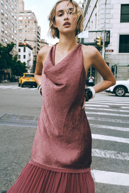 PLEATED CONTRAST MIDI DRESS - Zara фото 11