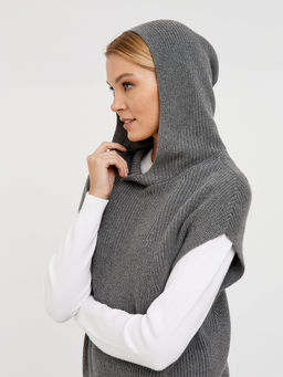 джемпер женский серый без рукавов и с капюшоном - Glenfield фото 4