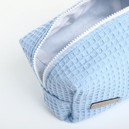 Косметичка женская на молнии TEXTURA, объёмная, средняя, мягкая, вафельная текстура, голубая  фото 9