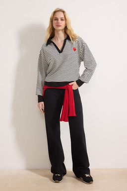 Siyah Cizgili Kalp Nak?sl? Oversize/Genis Kal?p Orme Sweatshirt TWOAW26SW00003 - Trendyolmilla фото 5