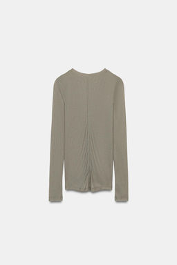 CAMISETA RIB ESCOTE PICO / Khaki claro - Zara фото 6