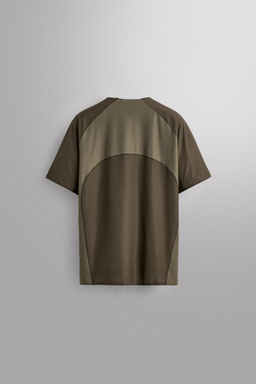 CAMISETA T?CNICA ESTRUCTURA COLOR BLOCK / Verde medio