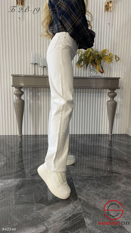 Джинсы с высокой посадкой