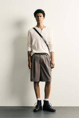 BERMUDA CARGO RELAXED FIT PLIEGUES / Marr?n / Topo