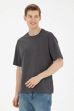 Мужская антрацитовая футболка