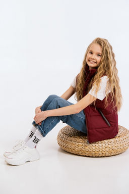 Жилет для девочки "Смайл" бордо Жилет для девочки "Смайл" бордо