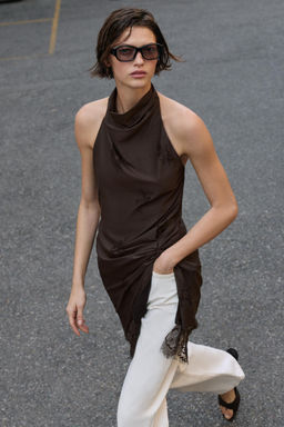 VESTIDO LENCERO HALTER / Marr?n