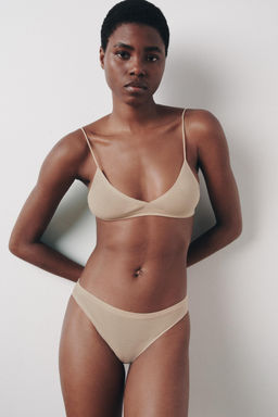 SEAMLESS BRIEFS