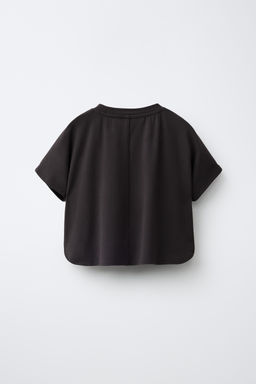 CAMISETA FLUIDA GYM CON MODAL / Gris antracita
