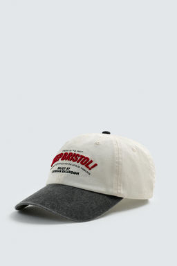 GORRA TEXTO BORDADO / Crudo