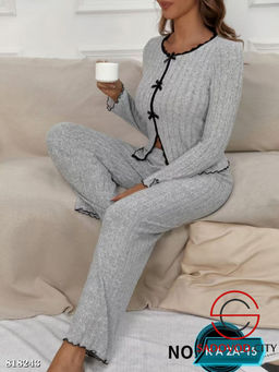 Женская пижама костюм (кофта и штаны)