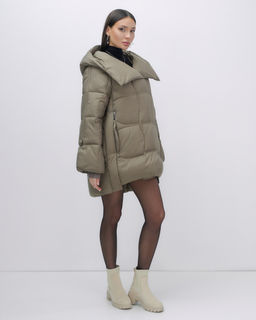 Куртка зимняя женская с большим капюшоном модная коричневого цвета 7739K - Visdeer фото 5