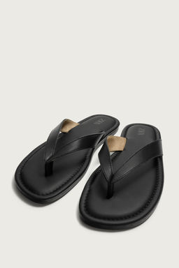 SANDALIA PIEL TIRAS / Negro