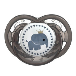 Соска - пустышка силиконовая ортодонтическая M&B «Слоник», от 0 мес., с колпачком, черный