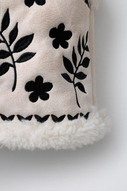 FAUX SUEDE WAISTCOAT WITH FAUX SHEARLING EMBROIDERY - Zara фото 4