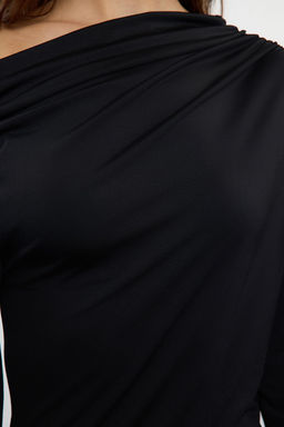 Siyah Fitted/Vucuda Oturan Asimetrik Yaka Midi Orme Elbise TWOAW25EL00457 - Trendyolmilla фото 4