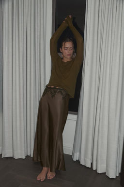 SATIN SKIRT WITH LACE TRIM