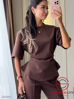 Женский костюм-двойка с расклешенными брюками