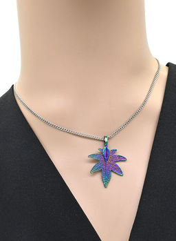 Подвеска Лист 28*36мм цв.хамелеон