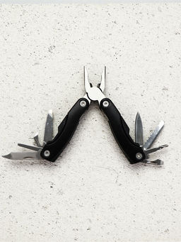 Подарочный набор «Крутому», гель для душа 250 мл и мультитул, Чистое счастье