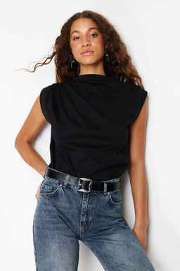 Siyah Kay?k Yaka S?f?r Kol Buzgulu Orme T-Shirt TWOSS24TS00051