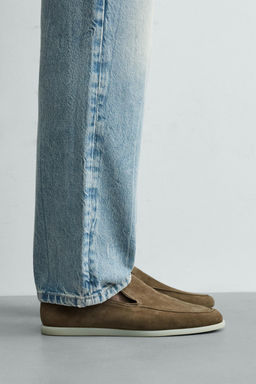MOCAS?N PIEL CASUAL / Gris