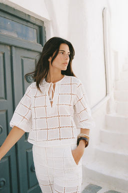 SHORT BLOUSE WITH CUTWORK EMBROIDERY - Zara фото 7