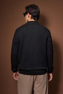 Siyah Relaxed Dik Yaka Duz Kazak TMNAW26KZ00013