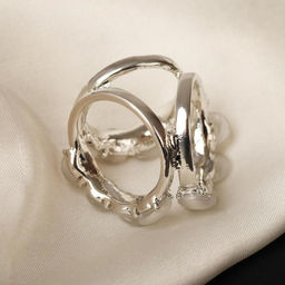 Муфта для платка «Треугольник», цвет серый в серебре