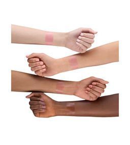 essence Масло для губ и щёк, меняющее цвет Lip & Cheek Oil Electric Glow Color Changing 4,4 мл фото 4