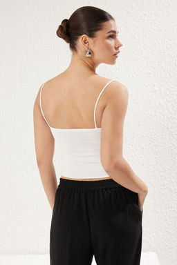 TRENDYOLMILLA Sar? Dantel Detayl? Fitted/Vucuda Oturan Orme Atlet TWOSS25AL00012  фото 5