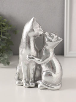 Фигурка полистоун Кот с кошкой. Поцелуй, серебро, 12?7.5?16 см