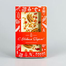 Белый шоколад с клубникой, карамелизированным фундуком и орехом пекан, красная коробочка #2