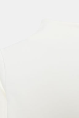 CAMISETA CUELLO ALTO / Blanco roto