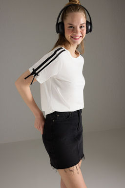 Trendyolmilla Ekru %100 Pamuk Ekstrafor Fiyonk Detayl? Orme T-Shirt TWOSS25TS00199