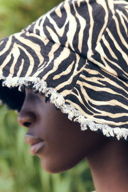 ANIMAL PRINT BUCKET HAT - Zara фото 2