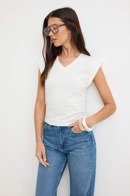 Ekru Regular/Normal Kal?p V Yaka Ay Kol K?sa Kollu Pamuk Ribana Orme T-shirt TWOSS26TS00285