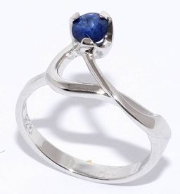 Кольцо с корундом (сапф.)