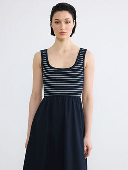 Kare Yaka ?izgili B?zg?l? Belden Oturtmal? Elbise