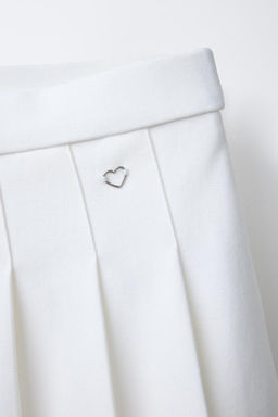 BOX PLEAT SKIRT WITH HEART APPLIQUE - Zara фото 6