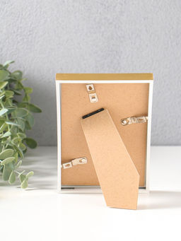 Цена за 2 шт. Фоторамка для фото 10×15 см «Современная классика», пластик, под золото и белый, 16×10.8×1.5 см