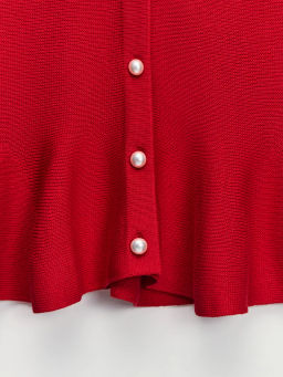 Приталенный джемпер с баской / Zarina