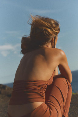 GATHERED HALTERNECK TOP - Zara фото 15