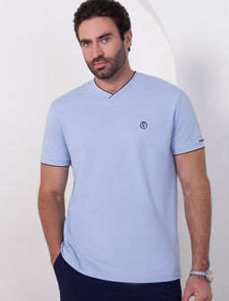 Футболка с V-вырезом из премиального хлопка с эластаном