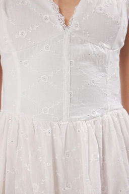 Trendyolmilla Beyaz Duz Midi Brode Dokuma Elbise TWOSS25EL00852 фото 8