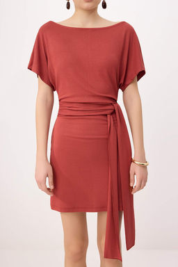 Kiremit Bodycon Asimetrik Yaka Baglama Detayl? K?sa Yumusak Orme Elbise TWOSS26EL00256