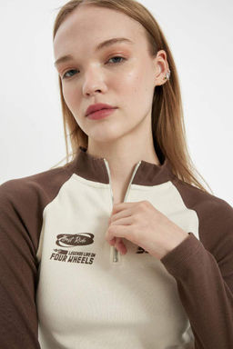 Женская крутая приталенная футболка в рубчик с половиной молнии с воротником-стойкой и цветным принтом, футболка с длинными рукавами - Defacto фото 5