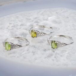 Кольцо регулируемое с камнем Турмалин от 18р.