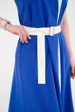 Платье с поясом василек